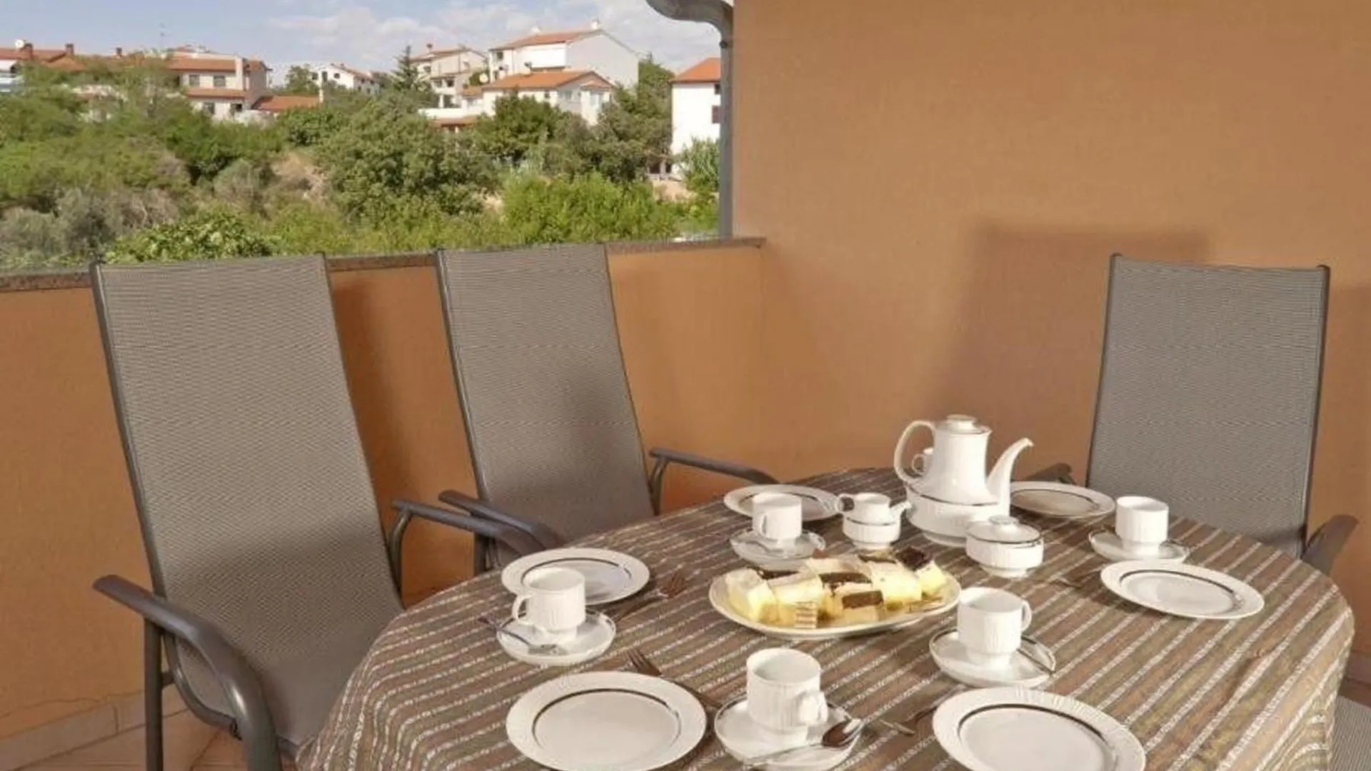 Wohnung Mit Garten Mit Gemeinsamem Schwimmbad 温克兰